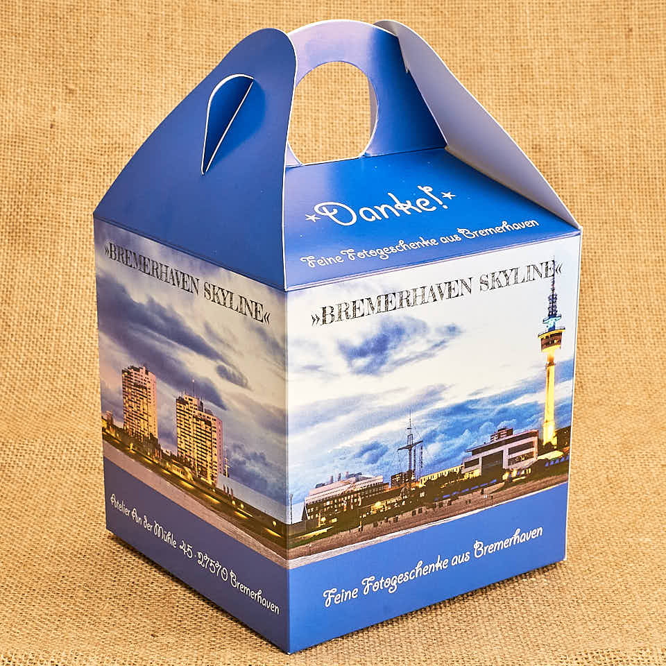 Geschenkbox »Bremerhaven Skyline« © 2020 Adrian Wackernah Produktbild Geschenkbox »Bremerhaven Skyline« © 2020 Adrian Wackernah